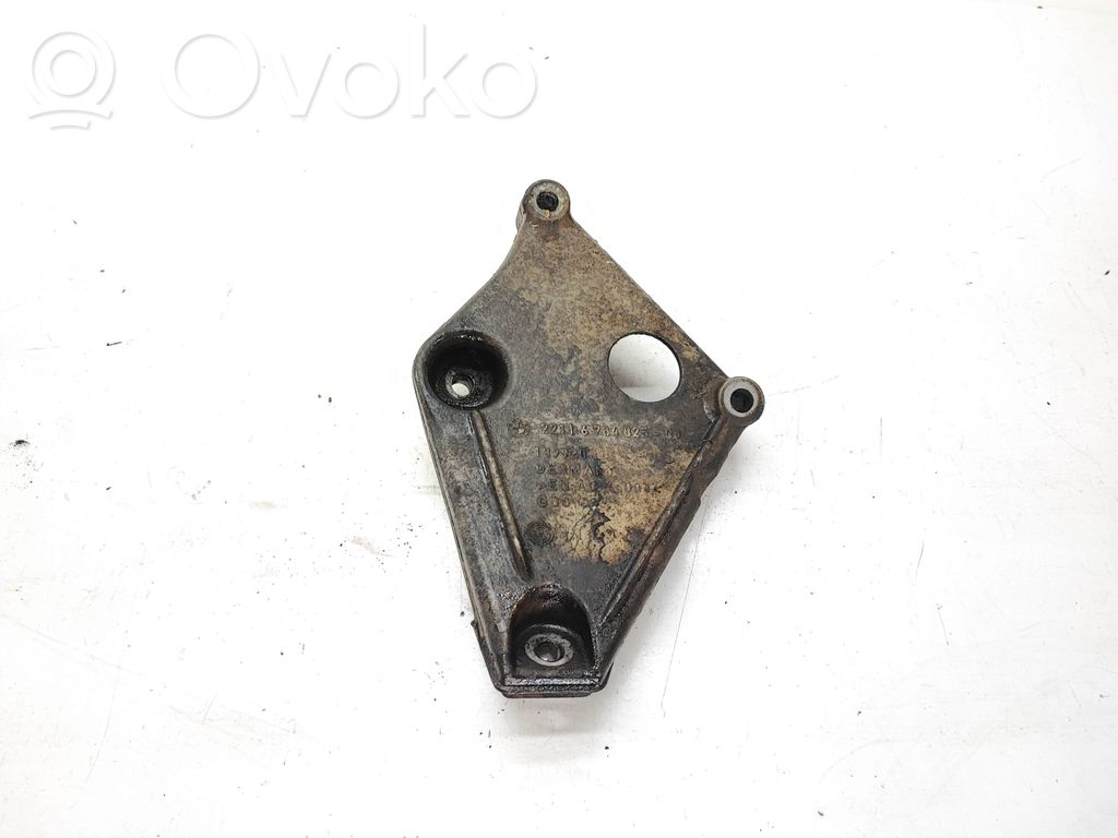 BMW X3 F25 Engine mounting bracket 