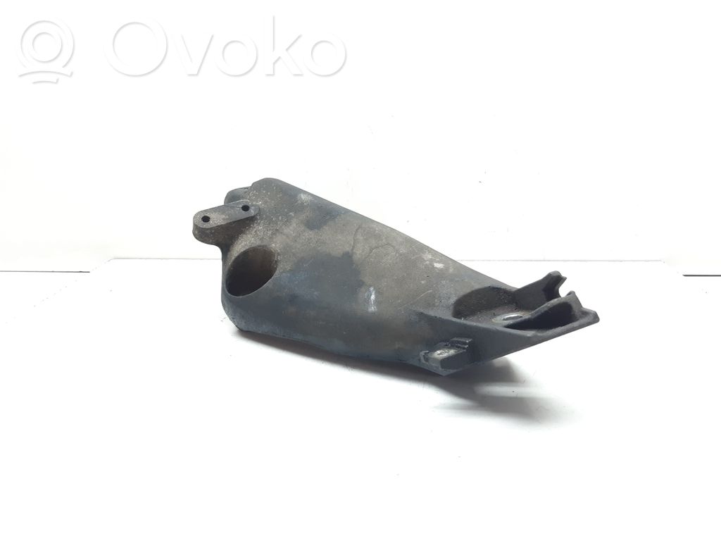BMW X5 E70 Engine mounting bracket 
