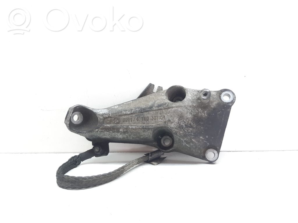 BMW 3 E90 E91 Engine mounting bracket 
