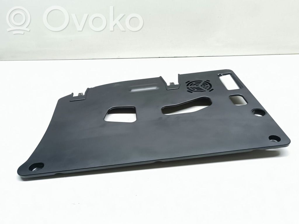 BMW 2 F46 Rivestimento pannello inferiore del cruscotto 