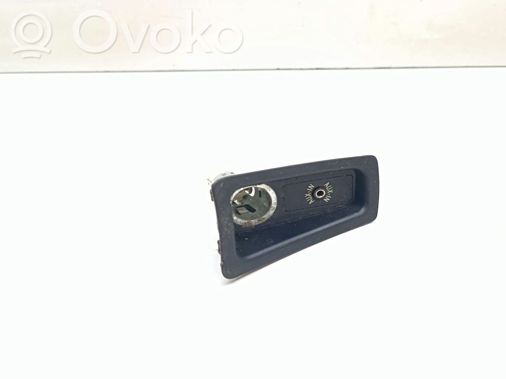 Enchufe conector entrada auxiliar   9237655,84109237655