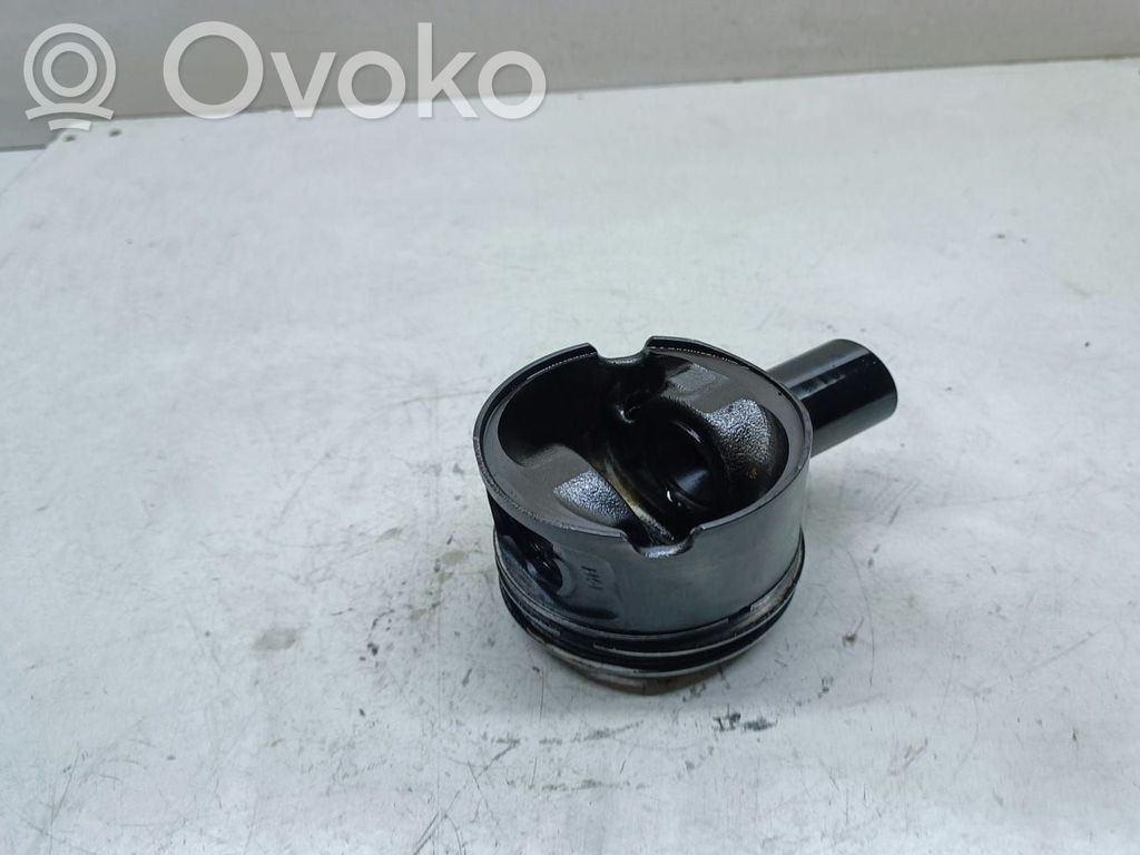 BMW 1 E81 E87 Piston 
