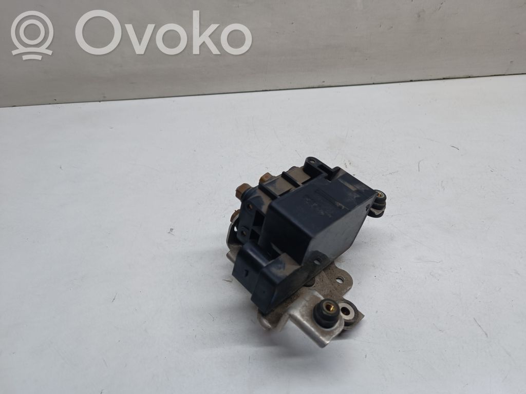 Rozdzielacz / Blok zaworowy zawieszenia pneumatycznego osi tylnej   1515240072,539417,7L0616251