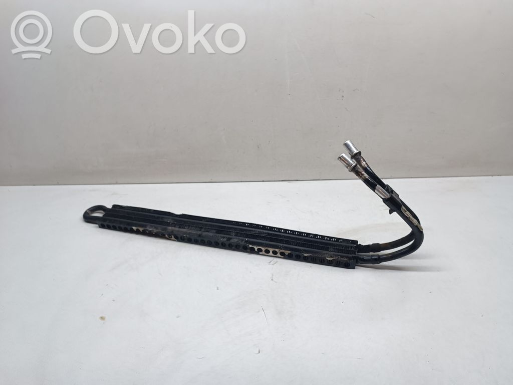 BMW 3 E90 E91 Vairo stiprintuvo radiatorius 