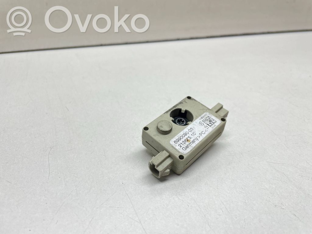 BMW X3 E83 Amplificator antenă aeriană 