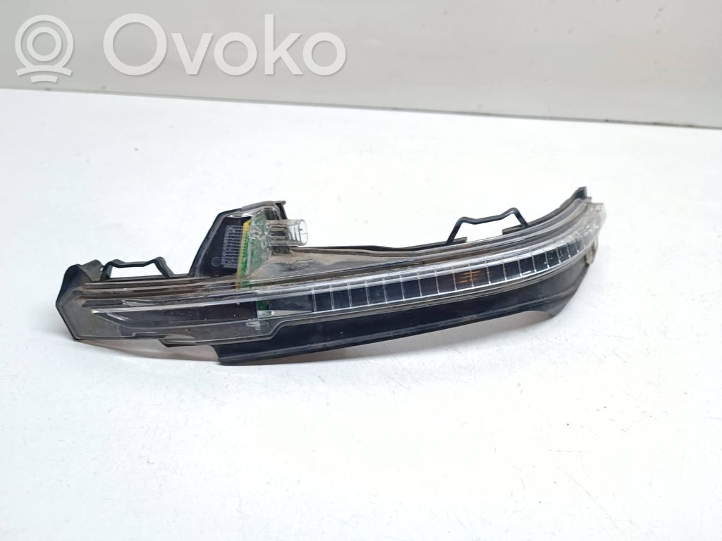 Audi Q7 4M Mirror indicator light 