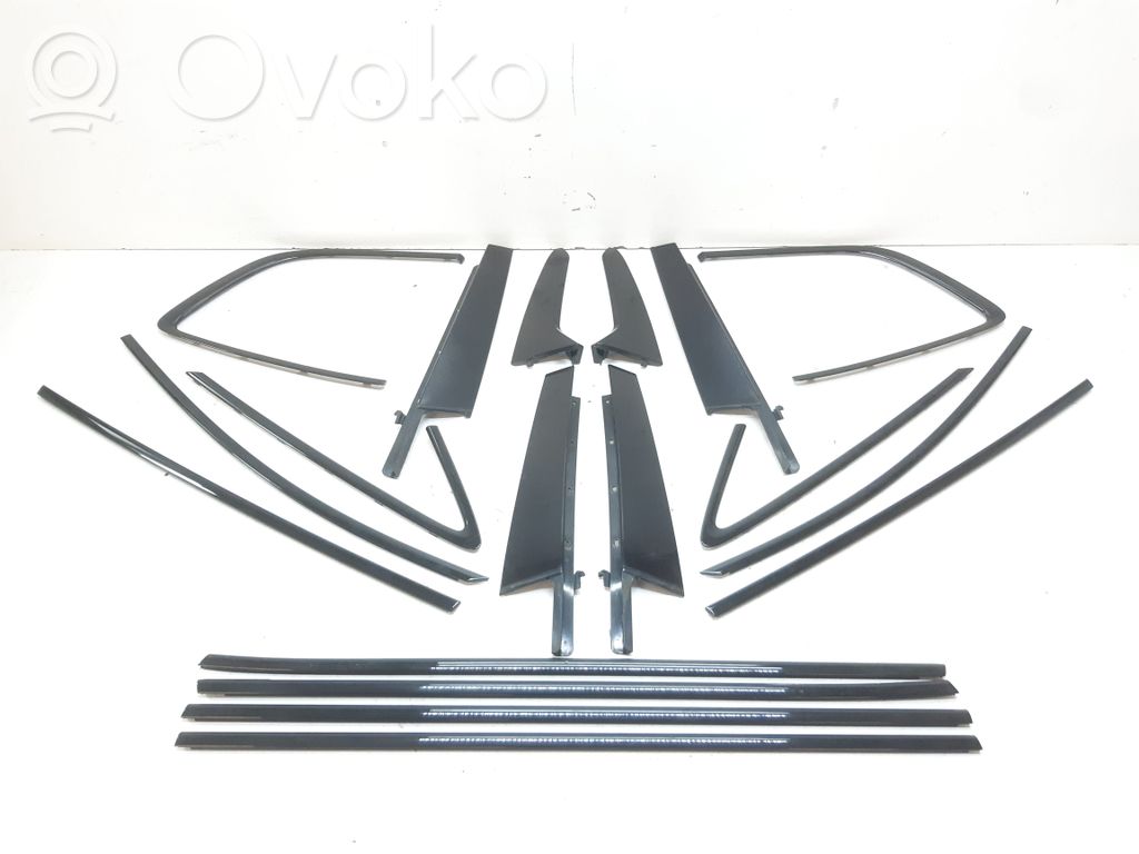 BMW 2 F46 Kit completo per il corpo 