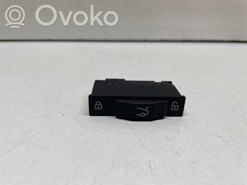 BMW 7 E65 E66 Comutator deschidere hayon 