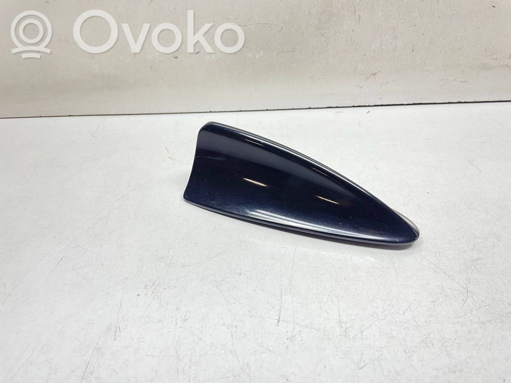 BMW 7 E65 E66 Kattoantennin (GPS) suoja 