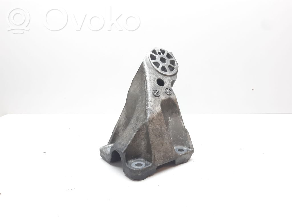 Porsche Cayenne (92A) Engine mounting bracket 