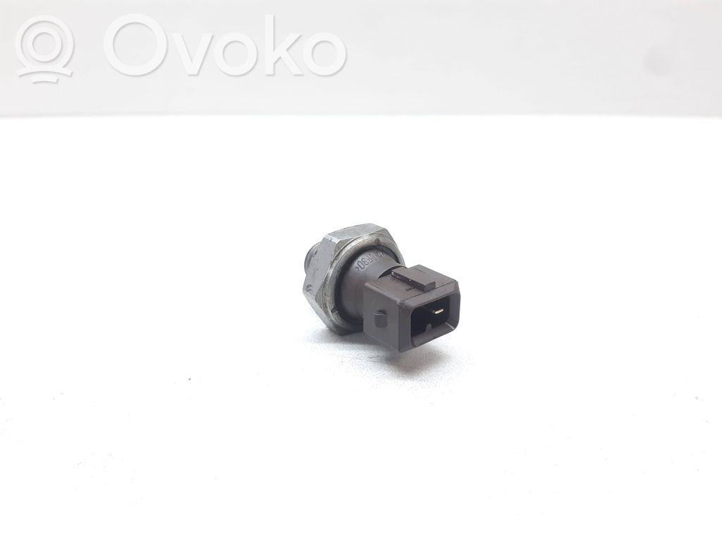 BMW 3 E90 E91 Oil pressure sensor 