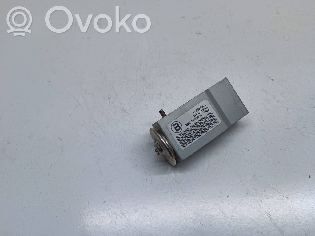 Audi A4 S4 B8 8K Ilmastointilaitteen laajennusventtiili (A/C) 