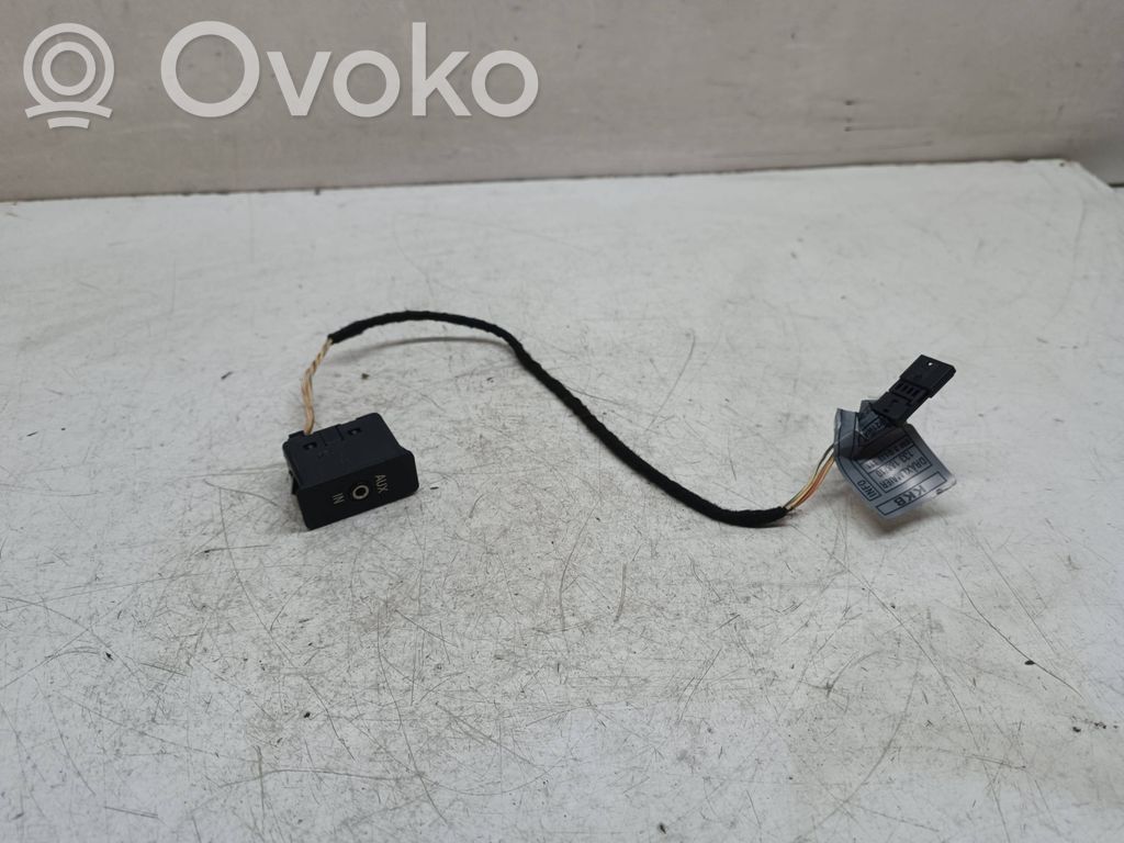 Enchufe conector entrada auxiliar   9172021
