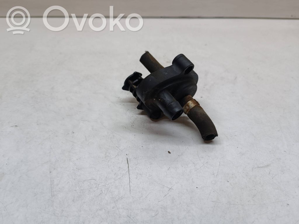 BMW X5 E53 Alte piese compartiment motor 
