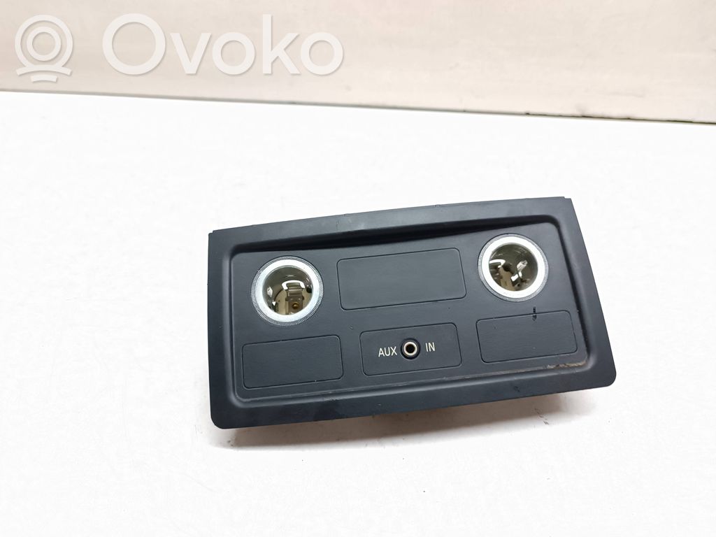 BMW 5 E60 E61 Cornice accendisigari posteriore 