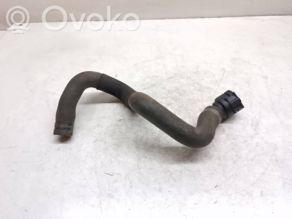 BMW 5 F10 F11 Conductă/furtun lichid de răcire motor 