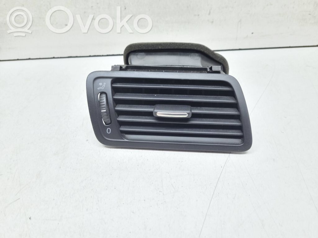 Volkswagen PASSAT B6 Grilă ventilație/ramă laterală bord