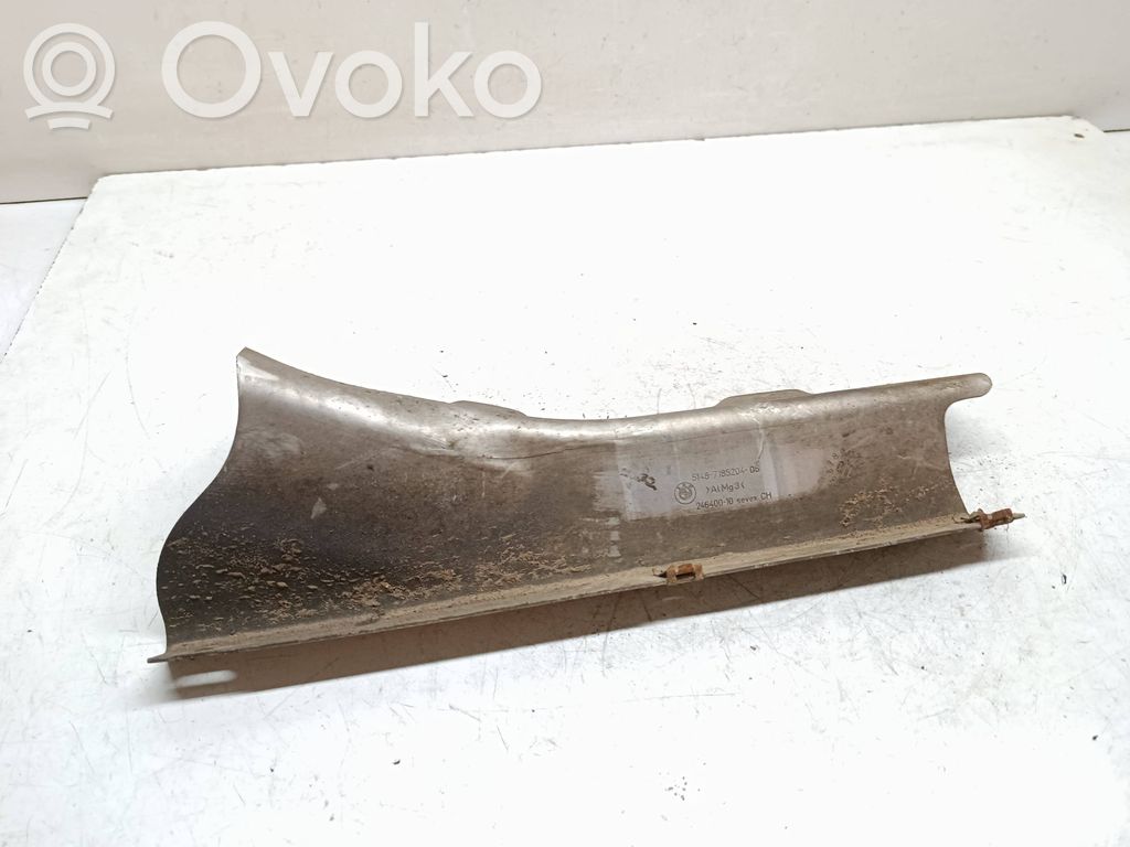 BMW 5 F10 F11 Paracalore nel vano motore