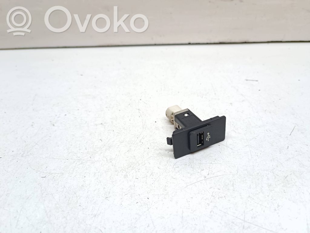 BMW 5 E60 E61 Priză USB 