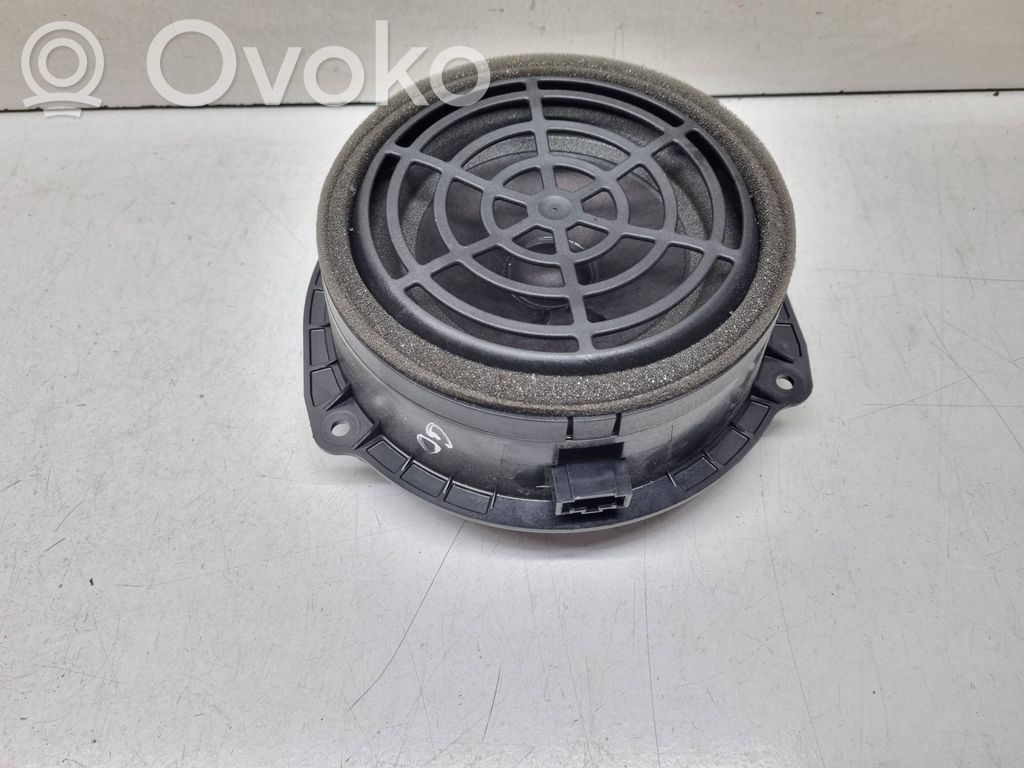 Audi A6 S6 C7 4G Garsiakalbis (-iai) galinėse duryse 
