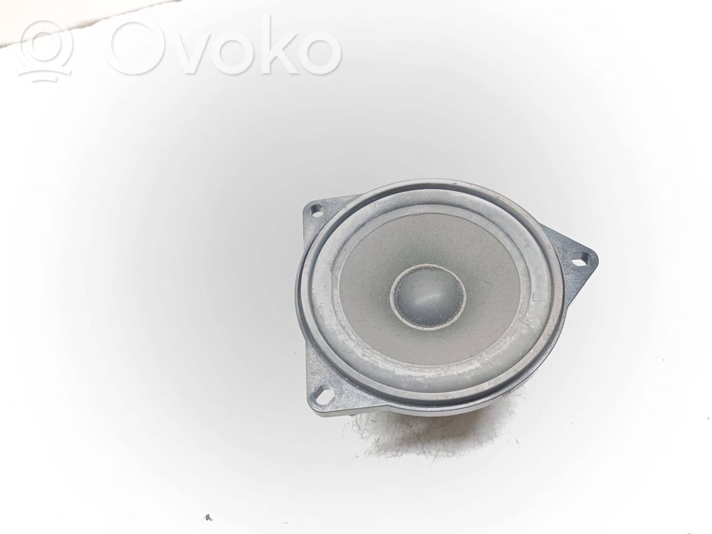 BMW 1 E81 E87 Garsiakalbis (-iai) priekinėse duryse