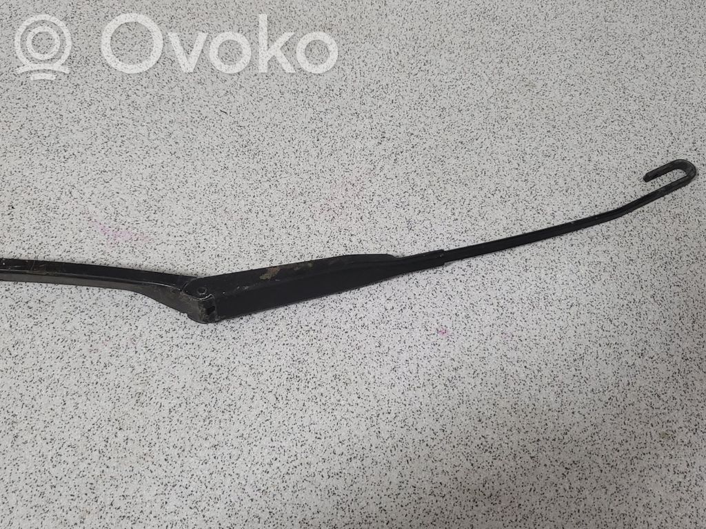 Front wiper blade arm   8357209