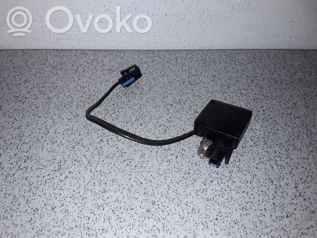 BMW 5 E39 Antenos stiprintuvas 