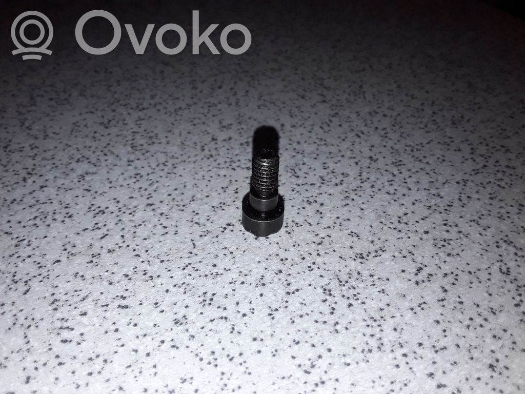 BMW 5 E60 E61 Kita variklio detalė 