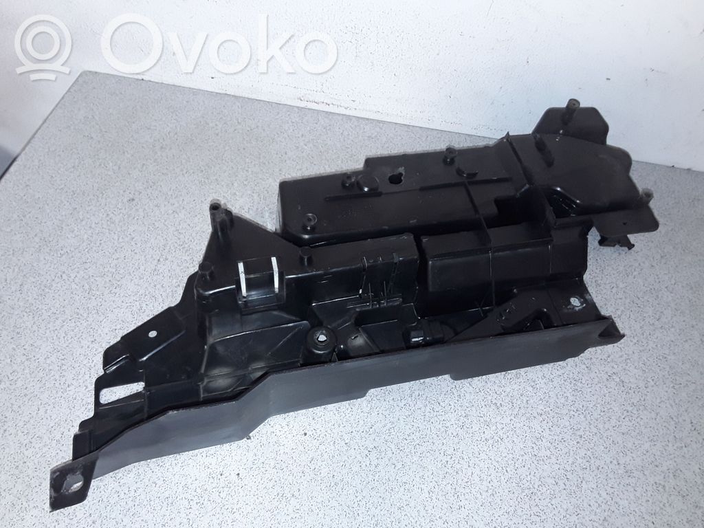 Other trunk/boot trim element   8232581