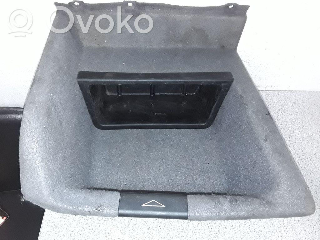 BMW 5 E39 Schowek deski rozdzielczej 