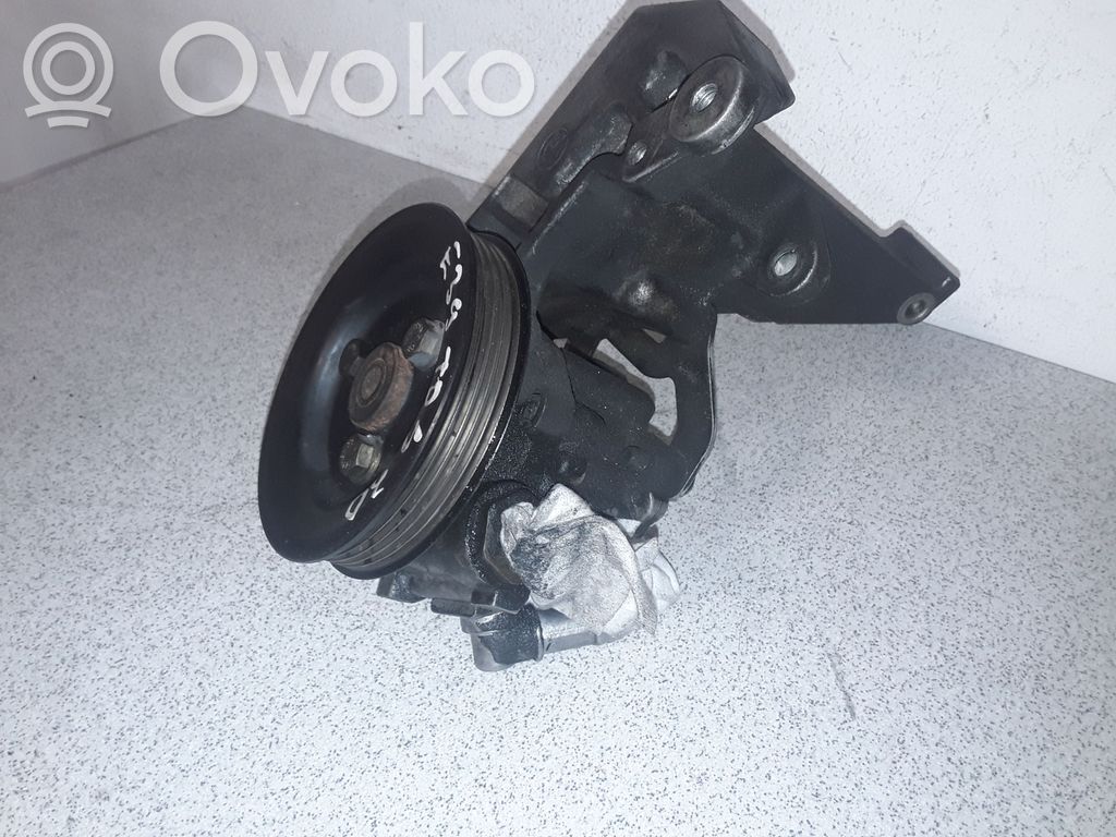 BMW 5 E39 Power steering pump 