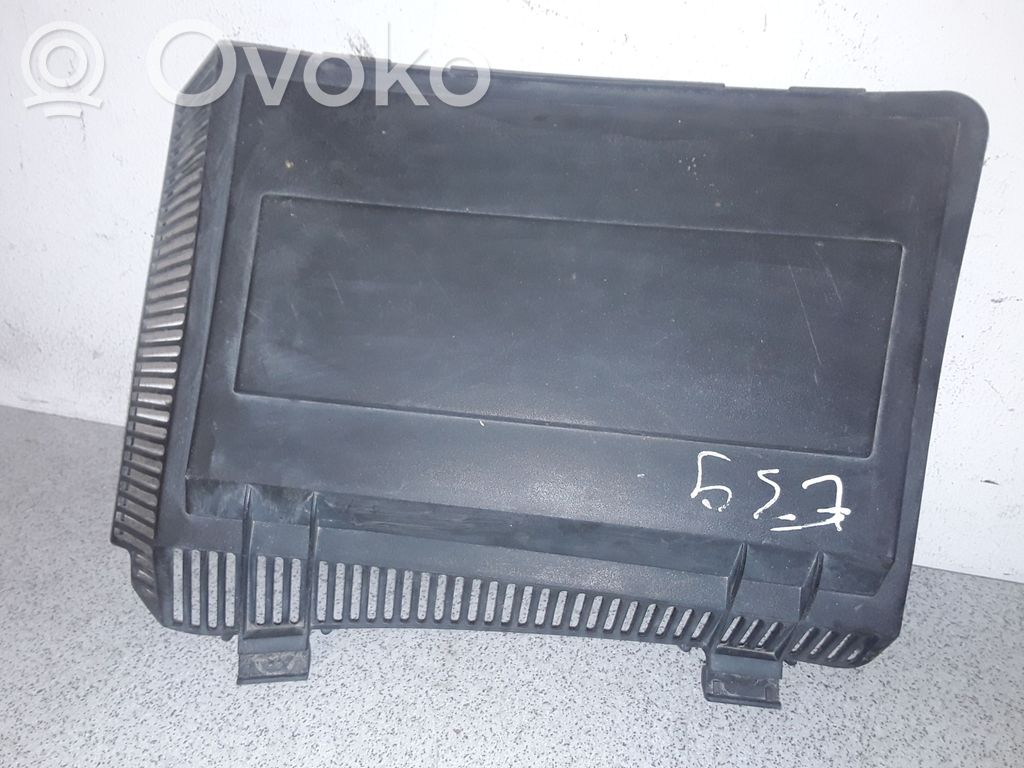 BMW 5 E39 Ilmansuodattimen kotelon kansi 
