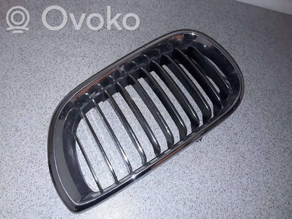 BMW 3 E46 Front bumper upper radiator grill 