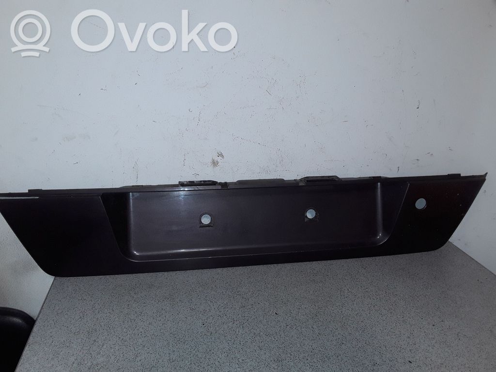 Tailgate trim   8150379