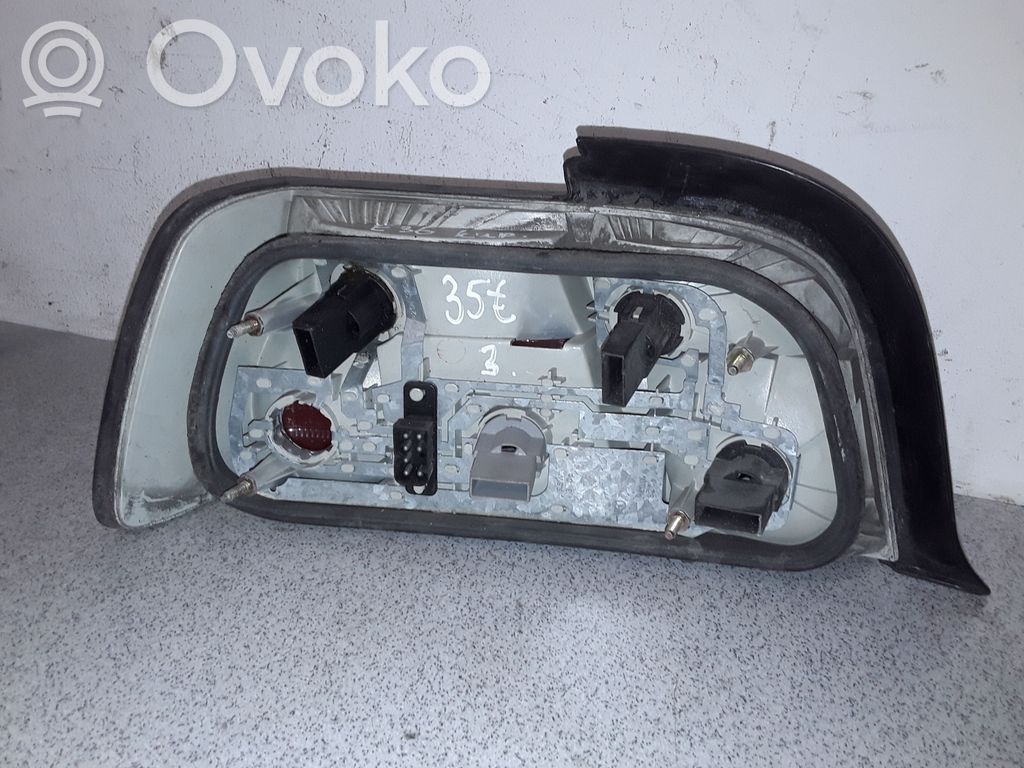 BMW 3 E36 Galinis žibintas kėbule 