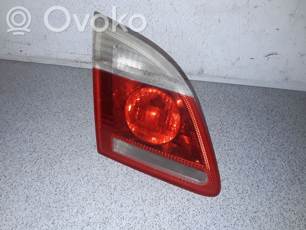 BMW 5 E60 E61 Aizmugurējais lukturis pārsegā 