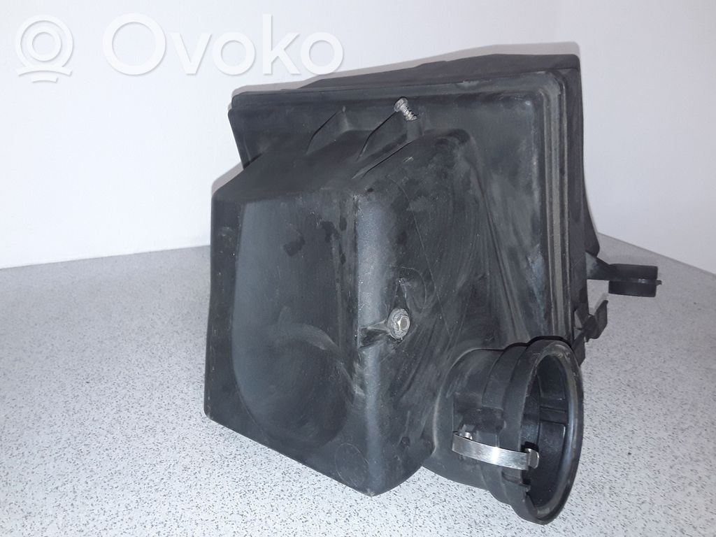 BMW 5 E39 Air filter box 