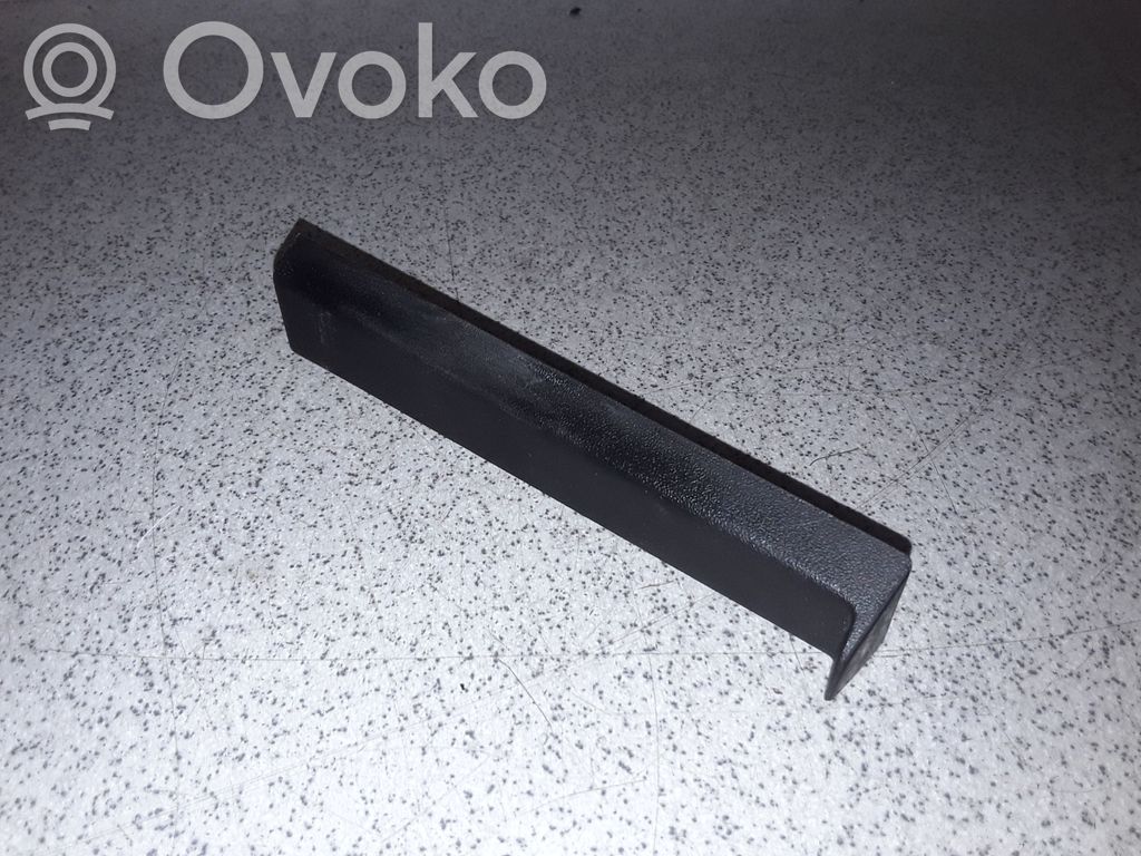BMW 5 E34 Kita salono detalė 
