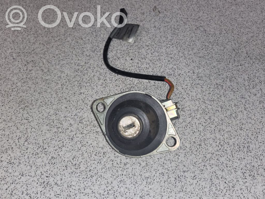 BMW 5 E39 Loading door lock 