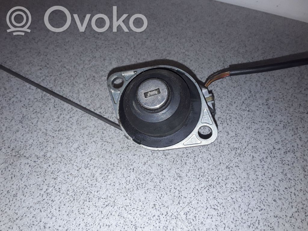 BMW 5 E39 Loading door lock 