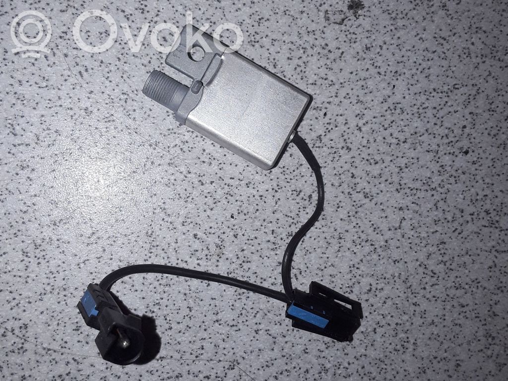 BMW 5 E39 Antenos stiprintuvas 