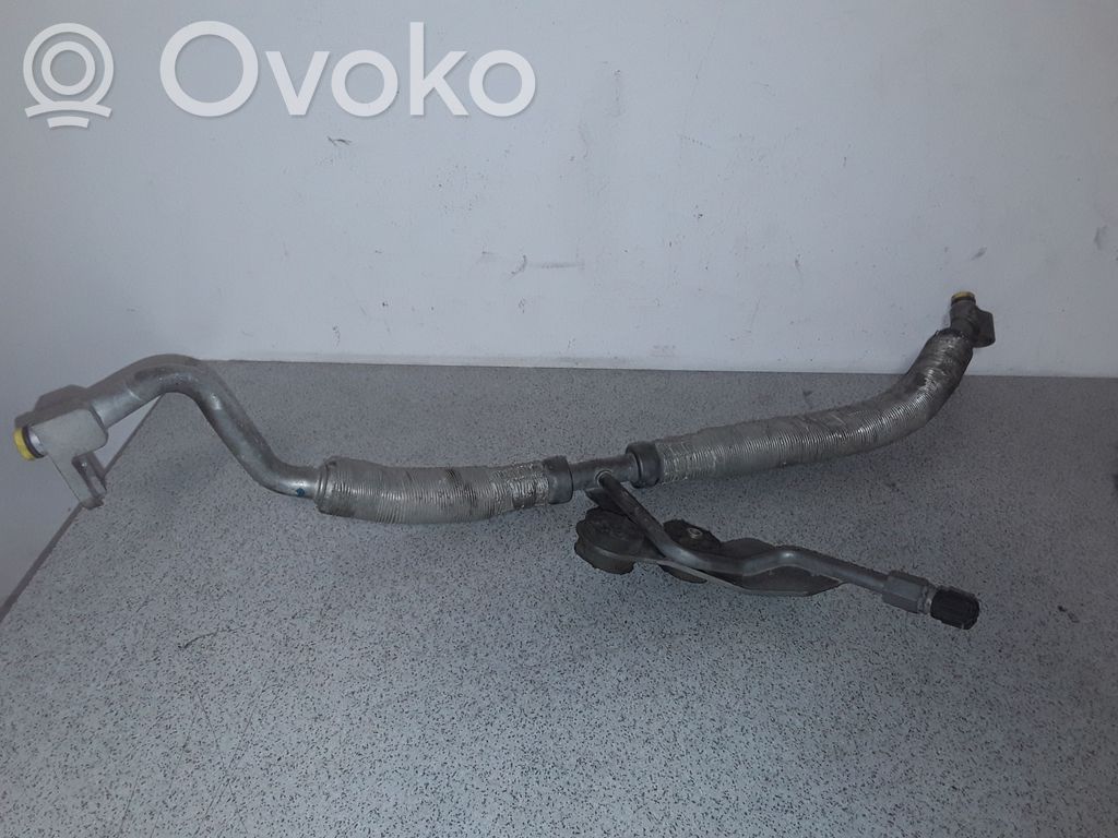 BMW 5 E60 E61 Ilmastointilaitteen putki (A/C) 