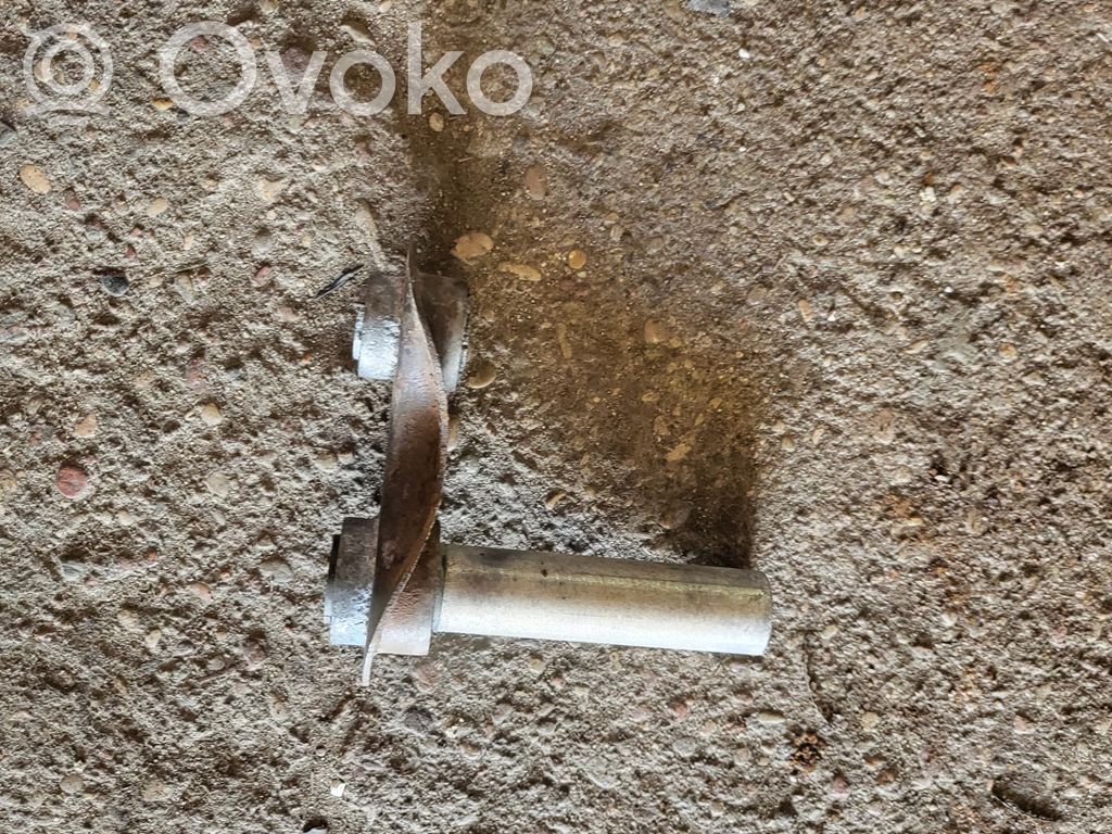 BMW 5 E39 Cits aizmugures šasijas elements 
