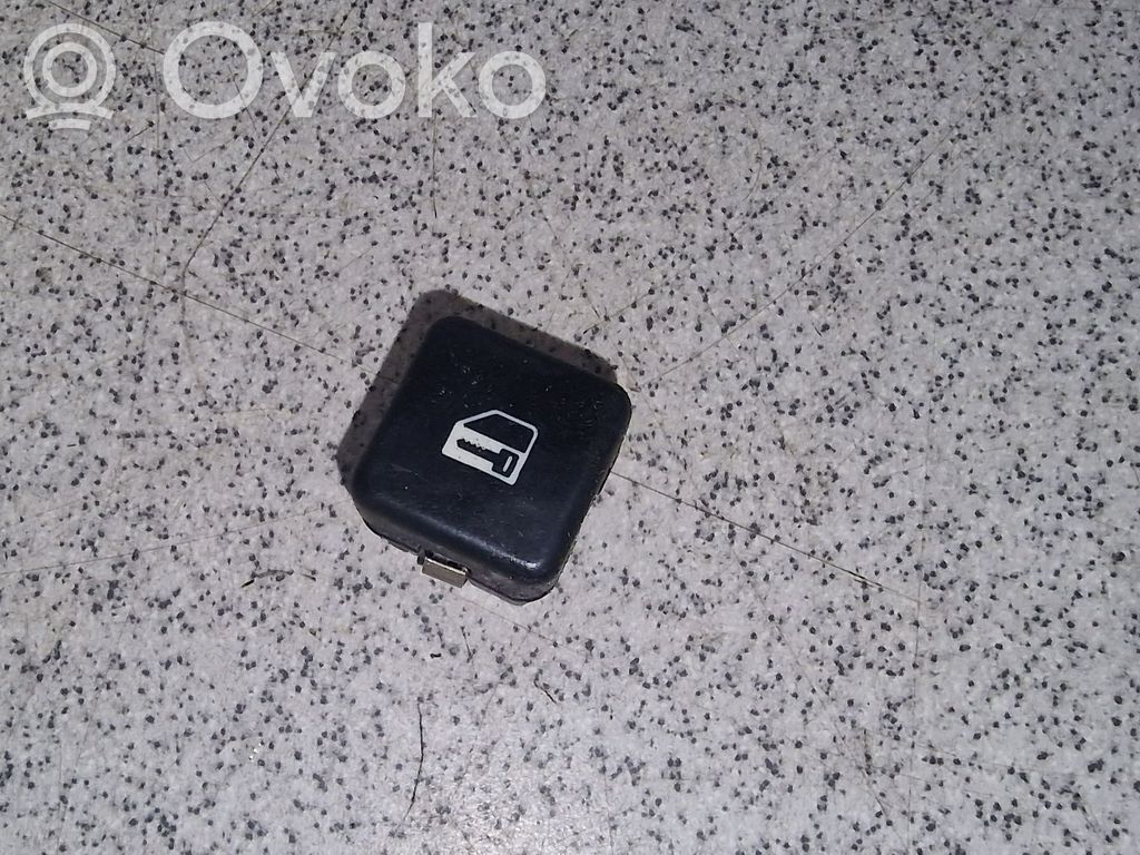 BMW 5 E39 Central locking switch button 