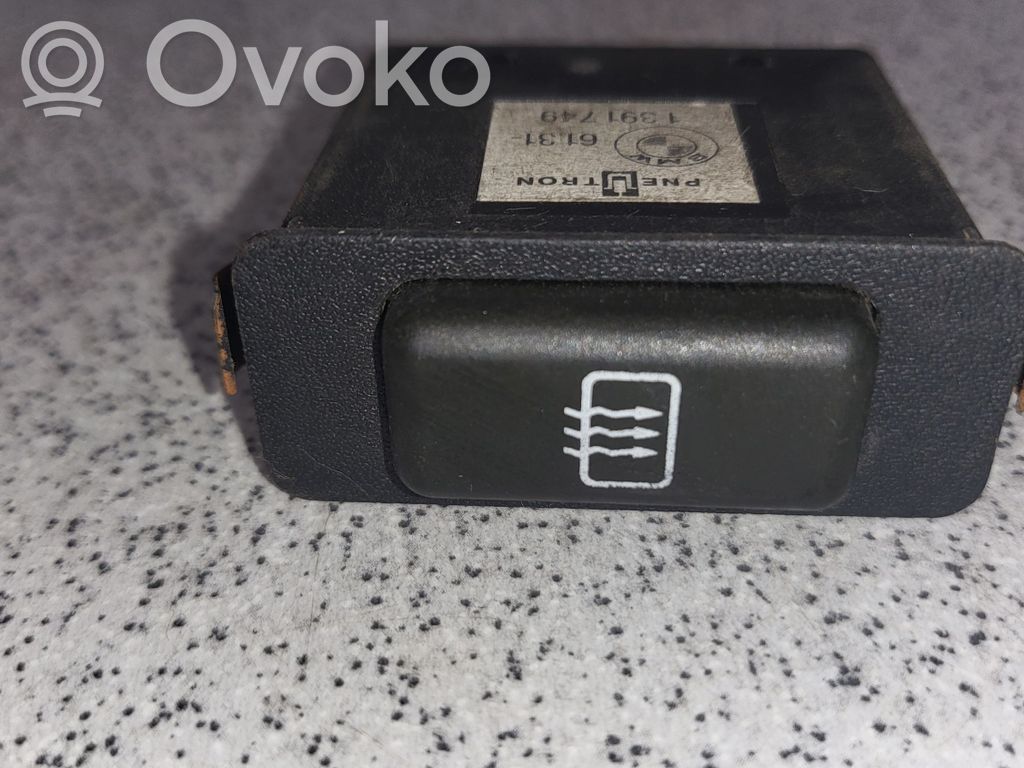 BMW 5 E34 Windscreen/window heater switch 