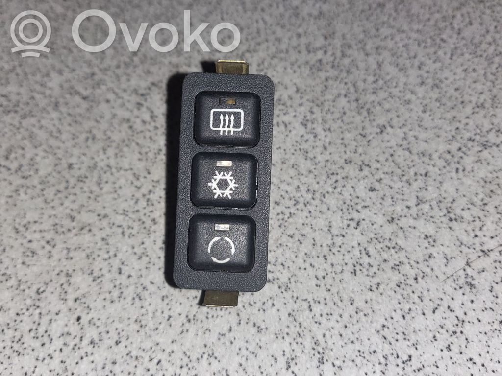 BMW 5 E34 Air conditioning (A/C) switch 