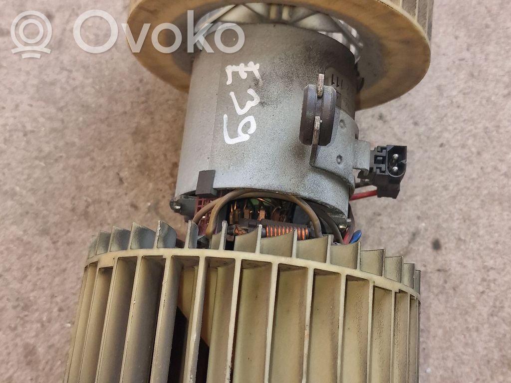 BMW 5 E39 Mazā radiatora ventilators 