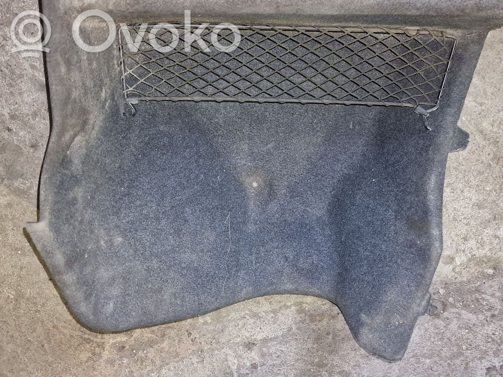 BMW 5 E60 E61 Inne elementy wykończenia bagażnika 