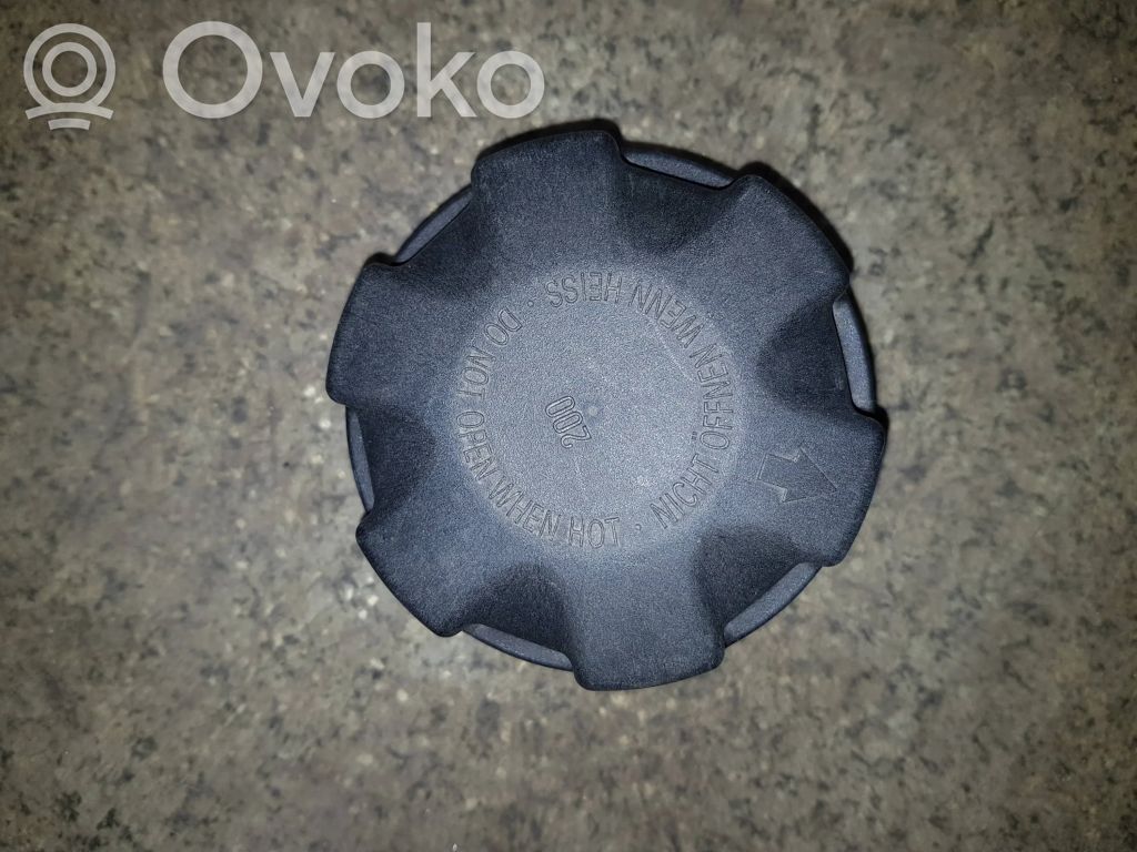 BMW 5 E60 E61 Dzesēšanas šķidruma izplešanās tvertnes vāciņš 