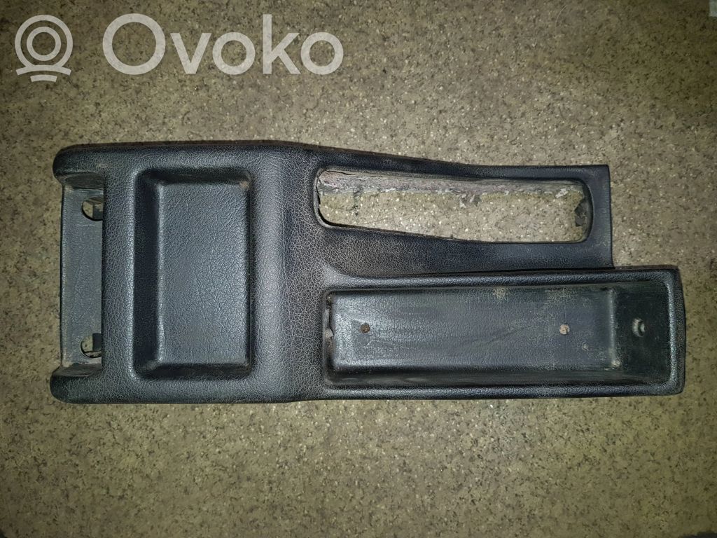 BMW 5 E34 Centrinė konsolė 
